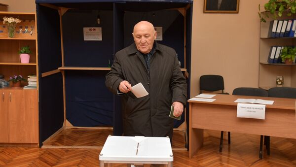 Спикер парламента Валерий Кварчия на выборах в местное самоуправление 2021 - Sputnik Аҧсны