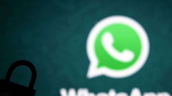Логотип мессенджера WhatsApp. - Sputnik Абхазия