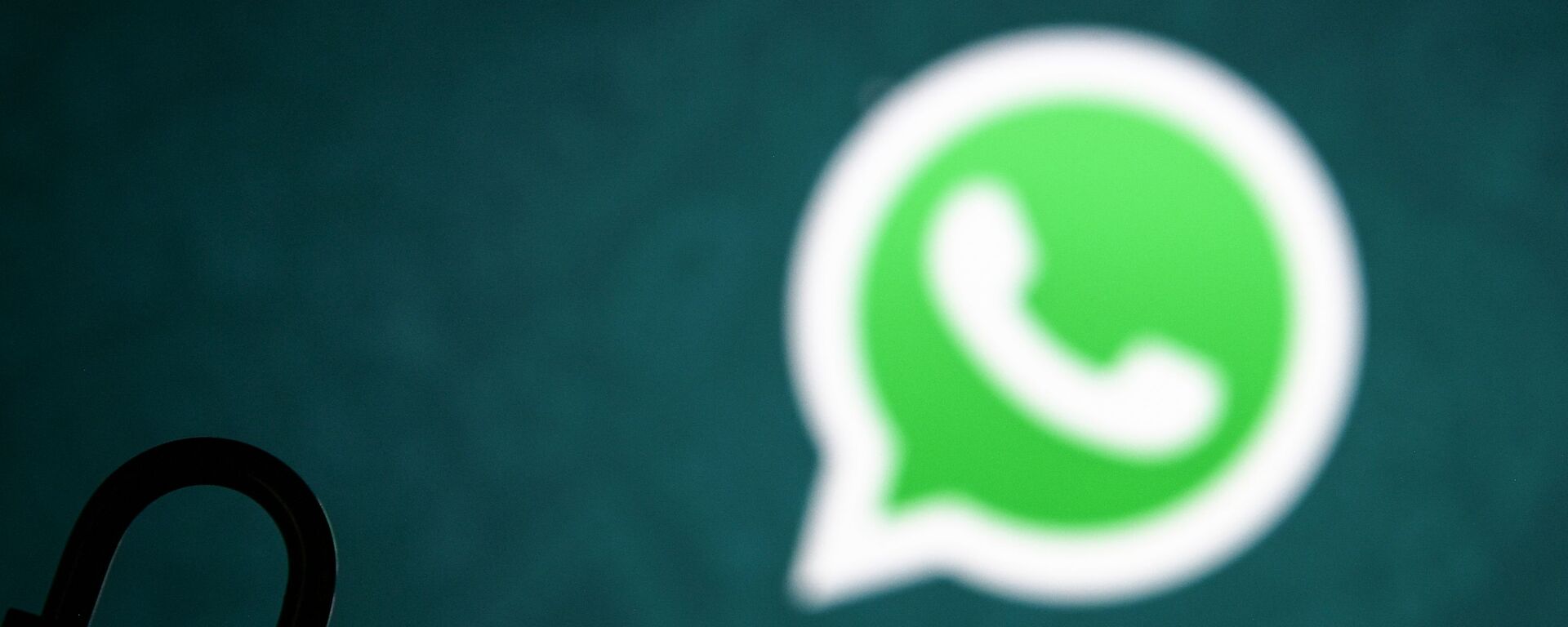 Логотип мессенджера WhatsApp. - Sputnik Абхазия, 1920, 28.11.2025