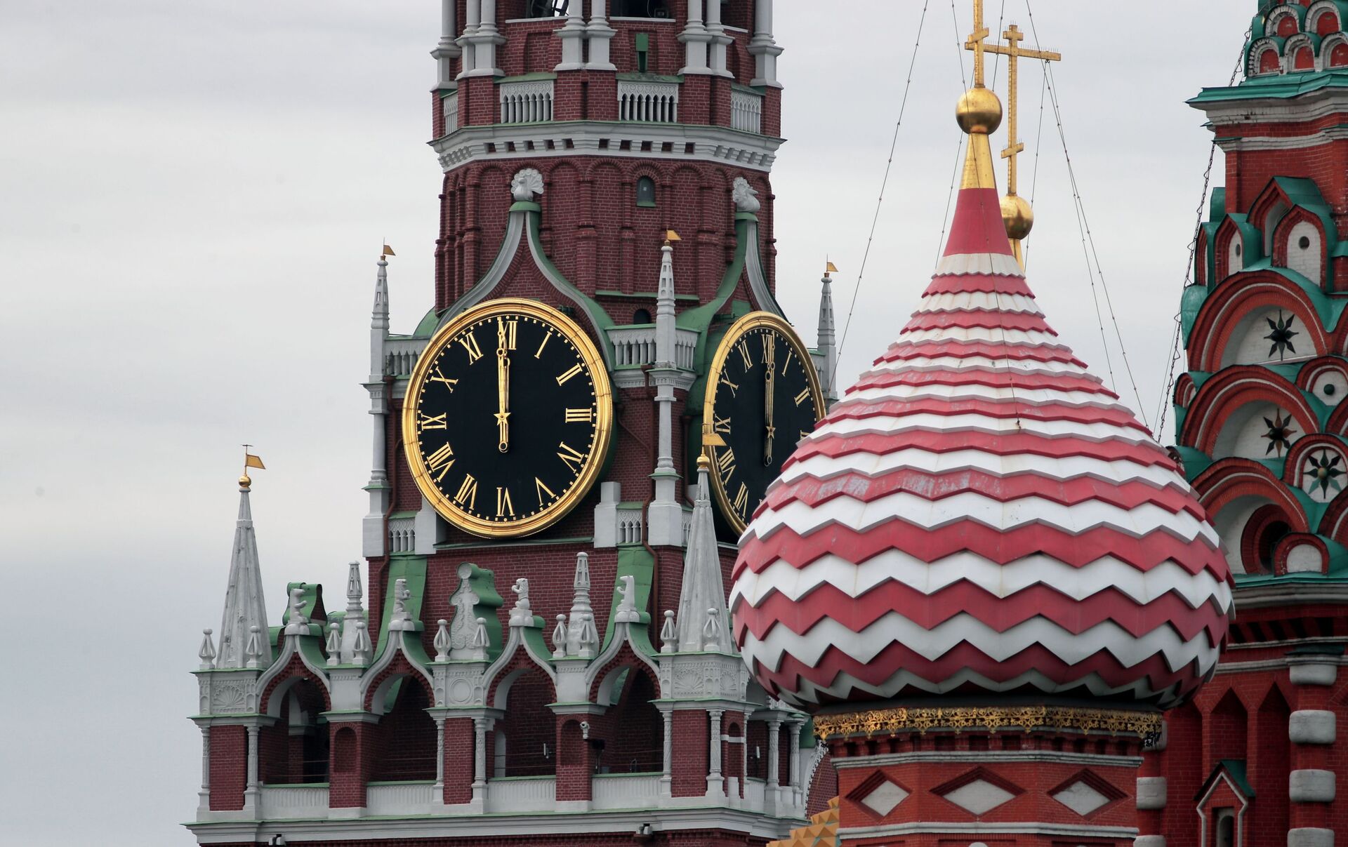 Кремлевские куранты на спасской башне