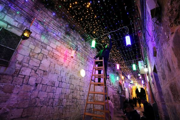 Иллюминация в рамках подготовки к старту священного месяца Рамадан в Иерусалиме  - Sputnik Абхазия
