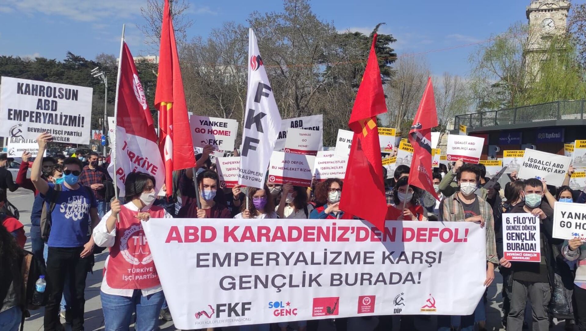 Турецкие молодежные организации выразили протест против отправки американских военных кораблей в Черном море - Sputnik Абхазия, 1920, 14.04.2021