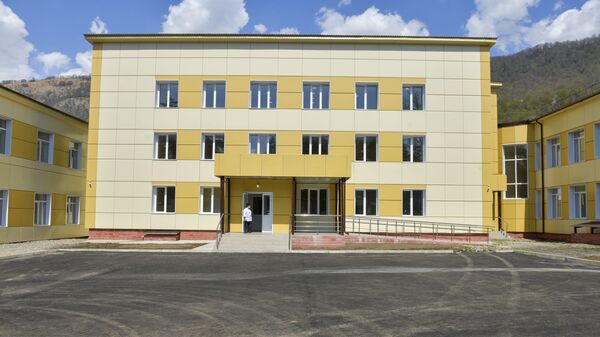 Больница в городе Ткуарчал после ремонта  - Sputnik Абхазия