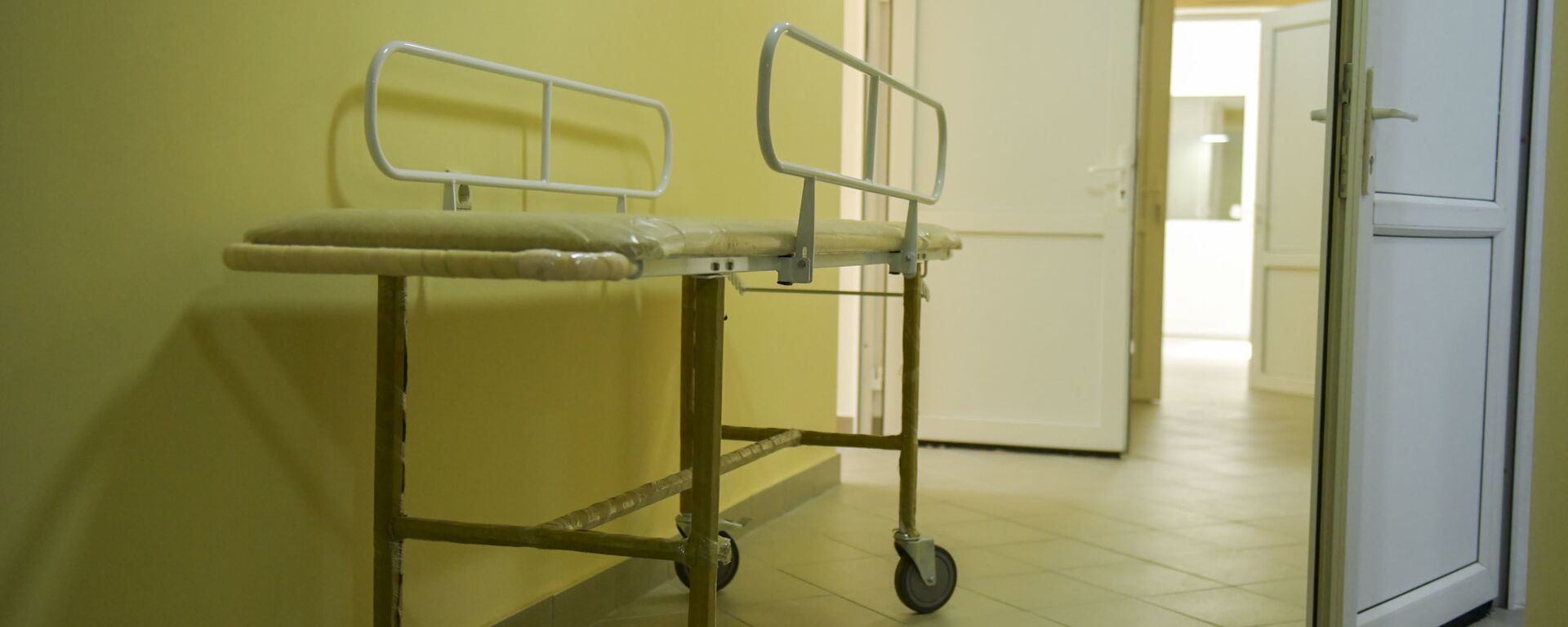 Больница в городе Ткуарчал после ремонта Больница в городе Ткуарчал после ремонта - Sputnik Аҧсны, 1920, 10.12.2025