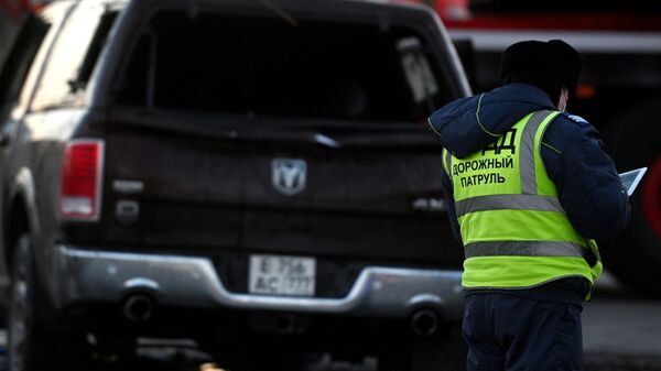 Машина упала в Москву-реку на Пречистенской набережной - Sputnik Абхазия