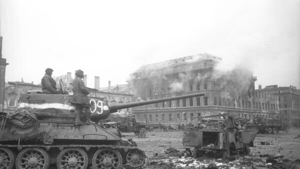 Советске танкисты на улицах Берлина, Германия. - Sputnik Аҧсны