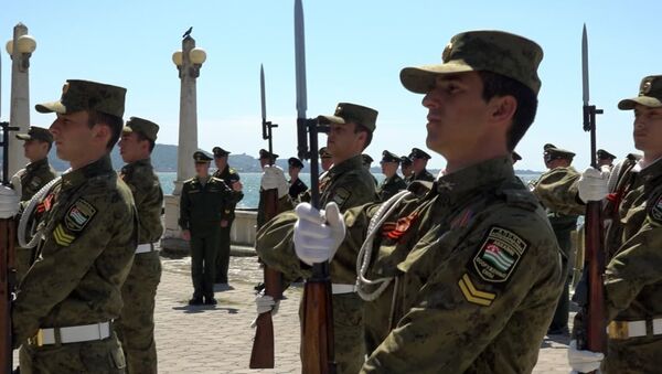 Последний прогон: как прошла генеральная репетиция Парада Победы в Абхазии - Sputnik Абхазия