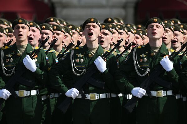 Военнослужащие парадных расчетов во время генеральной репетиции парада в честь 76-й годовщины Победы в Великой Отечественной войне в Москве - Sputnik Абхазия