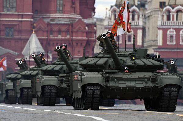 Танк Т-72Б3М во время генеральной репетиции парада в честь 76-й годовщины Победы в Великой Отечественной войне в Москве - Sputnik Абхазия