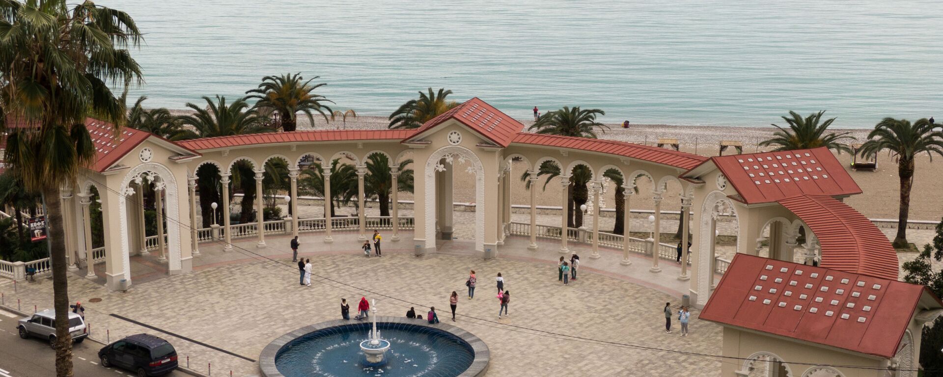 Колоннада в Гагре  - Sputnik Абхазия, 1920, 17.05.2021