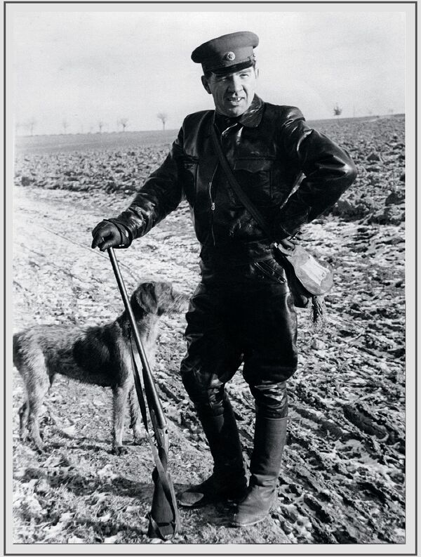 Маршал Советского Союза, дважды Герой Советского Союза Чуйков Василий Иванович на охоте в Германии в 1950-е годы - Sputnik Абхазия