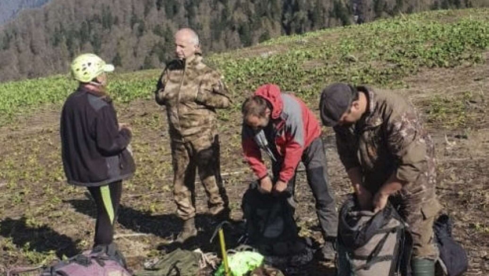 Нашли туриста. Пропавший в горах Абхазии Владимир Ульянов. Владимир Ульянов Абхазия найден. Абхазские спасатели. МЧС спасали туристов из Екатеринбурга.