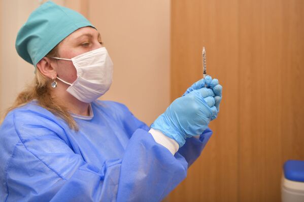 С мая, врачи приступили к вакцинации населения от коронавирусной инфекции.   - Sputnik Абхазия