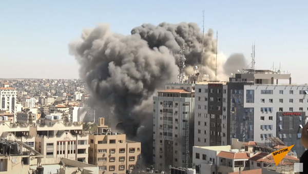 Момент ракетного удара по сектору Газа попал на видео - Sputnik Абхазия