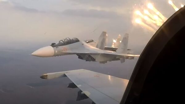 Сдача зачета летчиками истребительной авиации ЗВО для заступления на боевое дежурство - Sputnik Абхазия