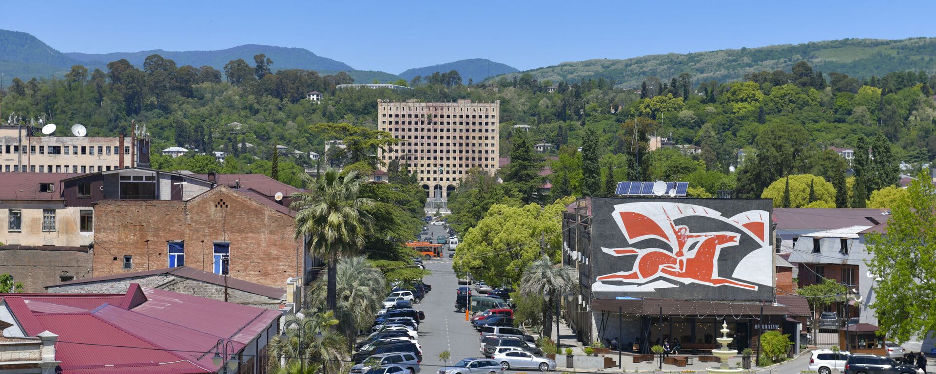 Вид на площадь Багапша  - Sputnik Абхазия, 1920, 13.12.2025