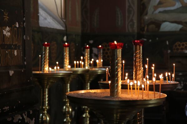 В притворе собора святого Пантелеимона в Новом Афоне, Абхазия. - Sputnik Абхазия