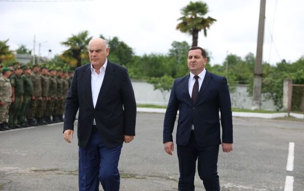 Президент Аслан Бжания посетил сегодня ЦСН СГБ РА - Sputnik Абхазия