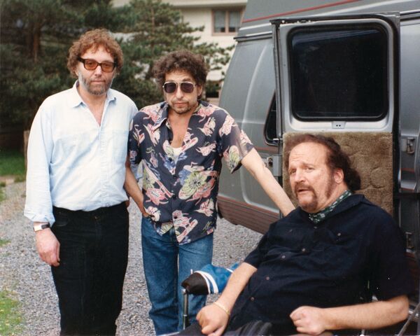 Боб Дилан в день своего 50-го дня рождения с друзьями - Sputnik Абхазия