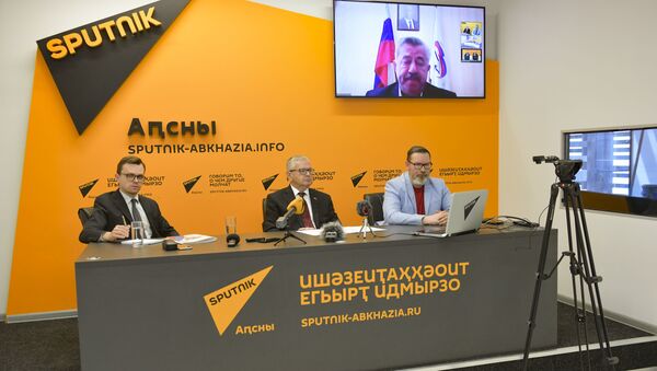 Видеомост посла РФ в Абхазии и ЮО - Sputnik Абхазия