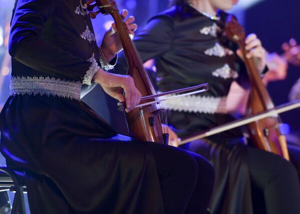 К примеру, абхазская «скрипка» апхьарца может звучать органично не только в этнических композициях. - Sputnik Абхазия