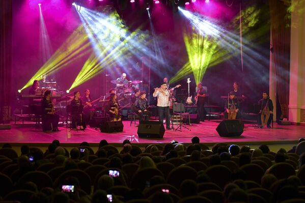 9 июня состоялся совместный концерт певцов братьев Хагба и оркестра народных инструментов имени Отара Хунцария. - Sputnik Абхазия