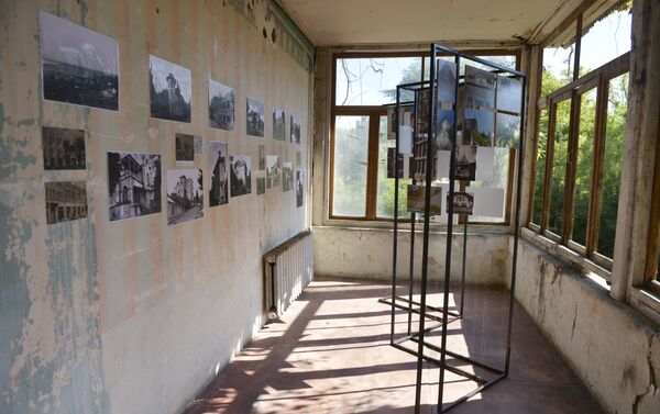 Выставка фотографий в рамках проекта Сухумский модерн открылась на бывшей даче Вильгельмины Дундер - Sputnik Абхазия