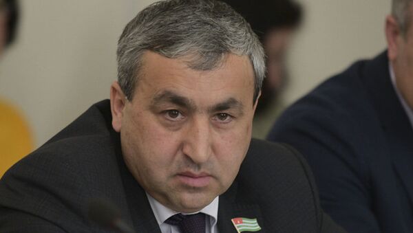 Депутат Александр Цишба на второй сессии парламента Абхазии шестого созыва - Sputnik Абхазия