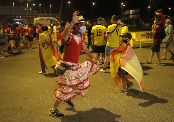 Болельщики сборной Испании после матча Испания-Швеция. - Sputnik Абхазия
