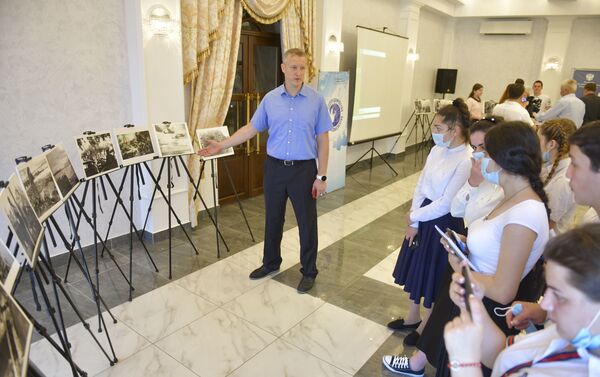 Урок мужества в посольстве РФ в Абхазии  - Sputnik Абхазия