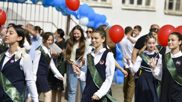 Последний звонок в сухумских школах  - Sputnik Абхазия