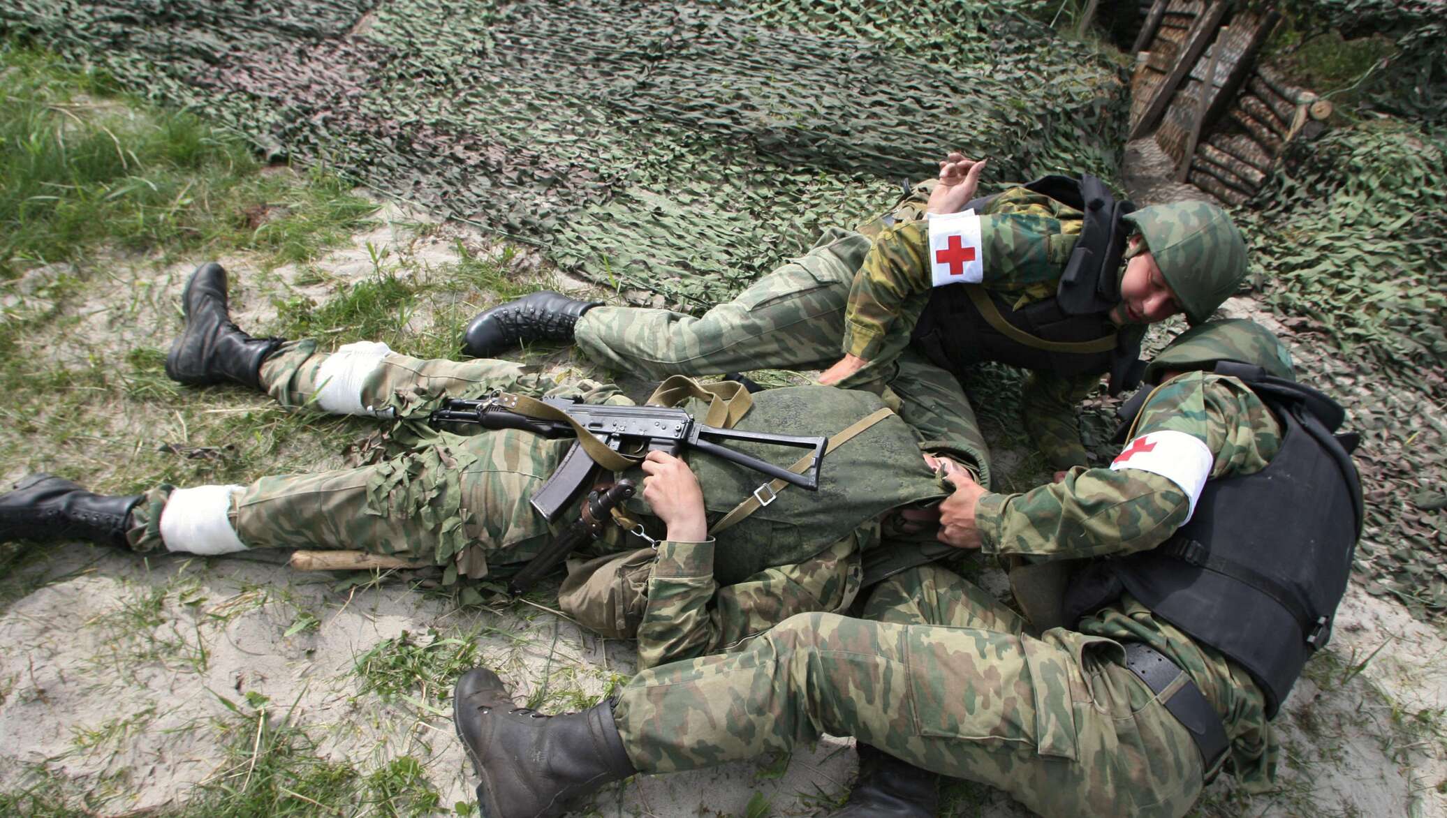 Раненый граница. Российские военные медики. Военно медицинские войска.