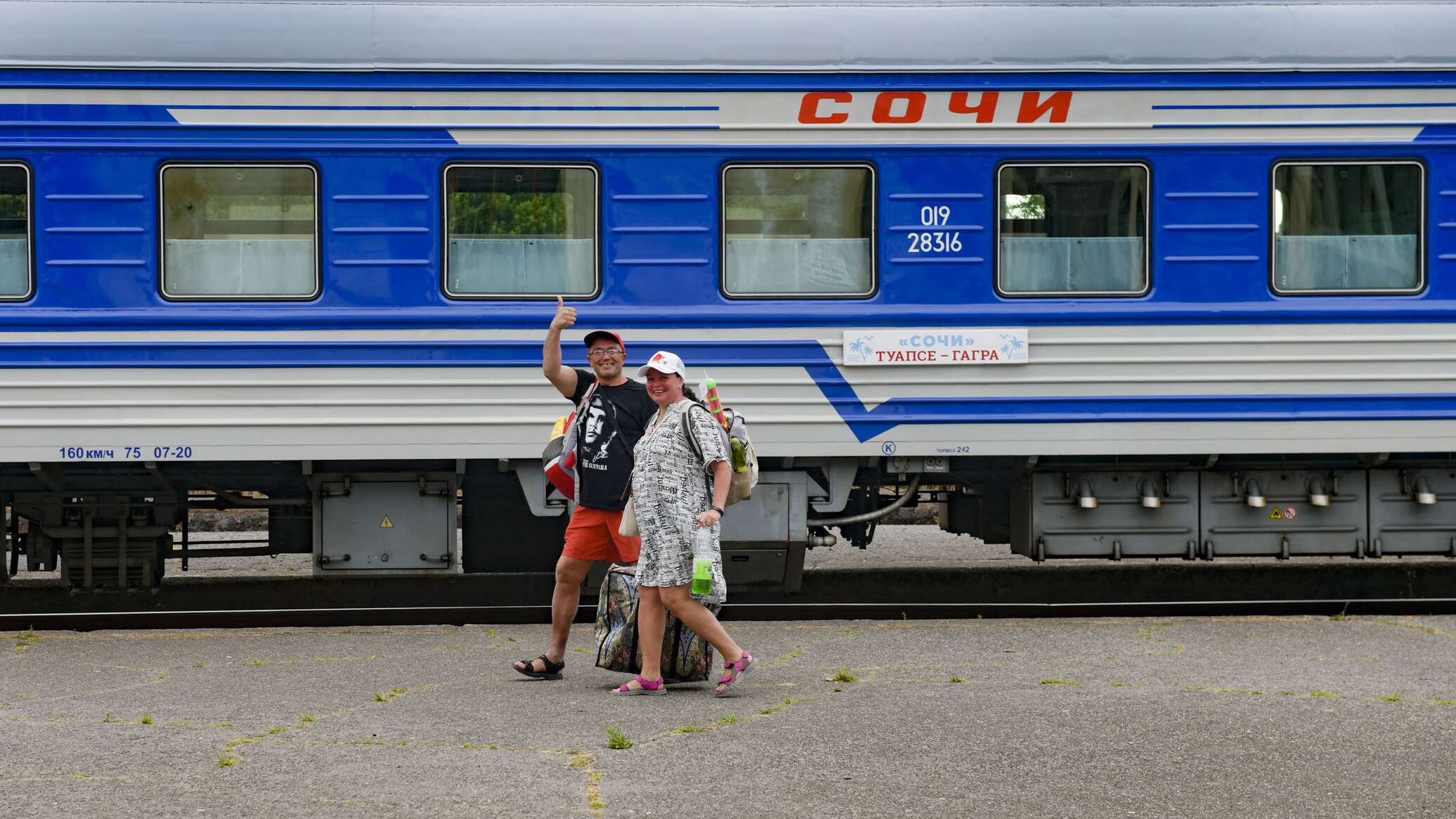 Поезд сочи фото Турпоезд "Сочи" за три года привез в Абхазию 150 тысяч пассажиров - 15.08.2023, 