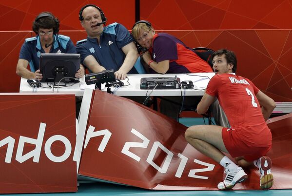 Игрок сборной Польши по волейболу во время матча против сборной Болгарии на Летних олимпийских играх в Лондоне  - Sputnik Абхазия