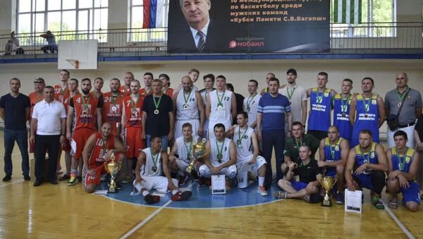 Команда из Кропоткина победила на турнире по баскетболу памяти Сергея Багапш  - Sputnik Абхазия