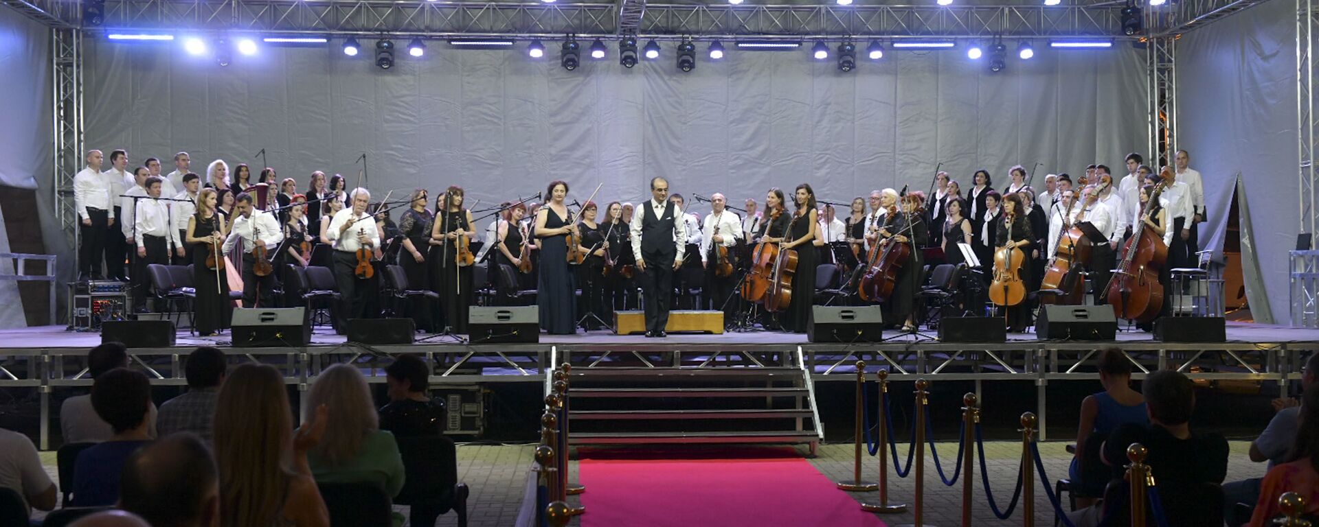 Фестиваль Opera Viva прошел на набережной Сухума  - Sputnik Абхазия, 1920, 09.07.2021