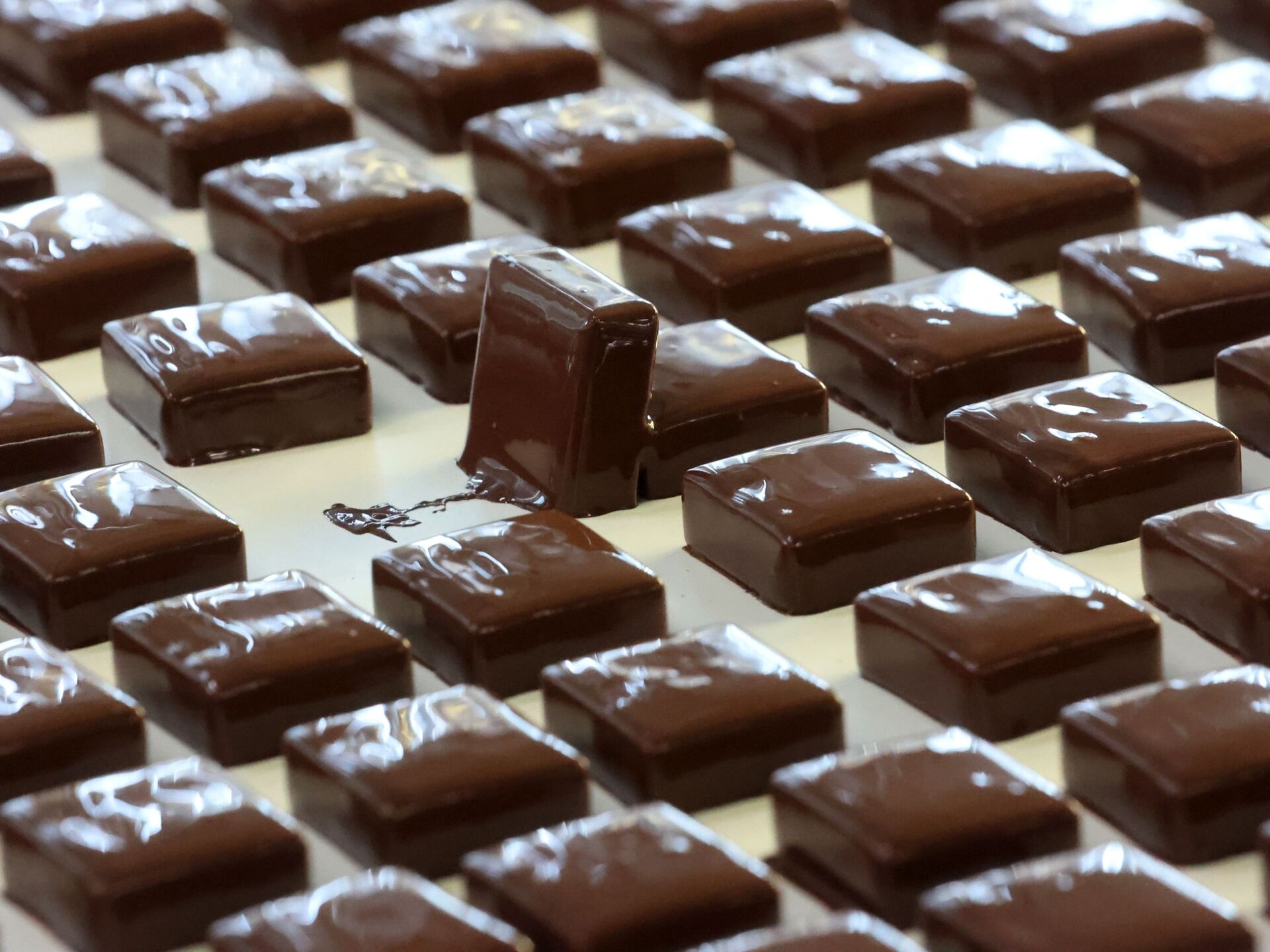 Шоколадки производители. Шоколадные изделия. Производство шоколада. Экспорт шоколада. Шоколад российский производитель.