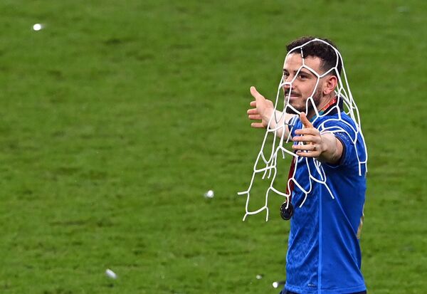 Игрок сборной Италии Алессандро Флоренци после победы команды на Евро-2020 - Sputnik Абхазия