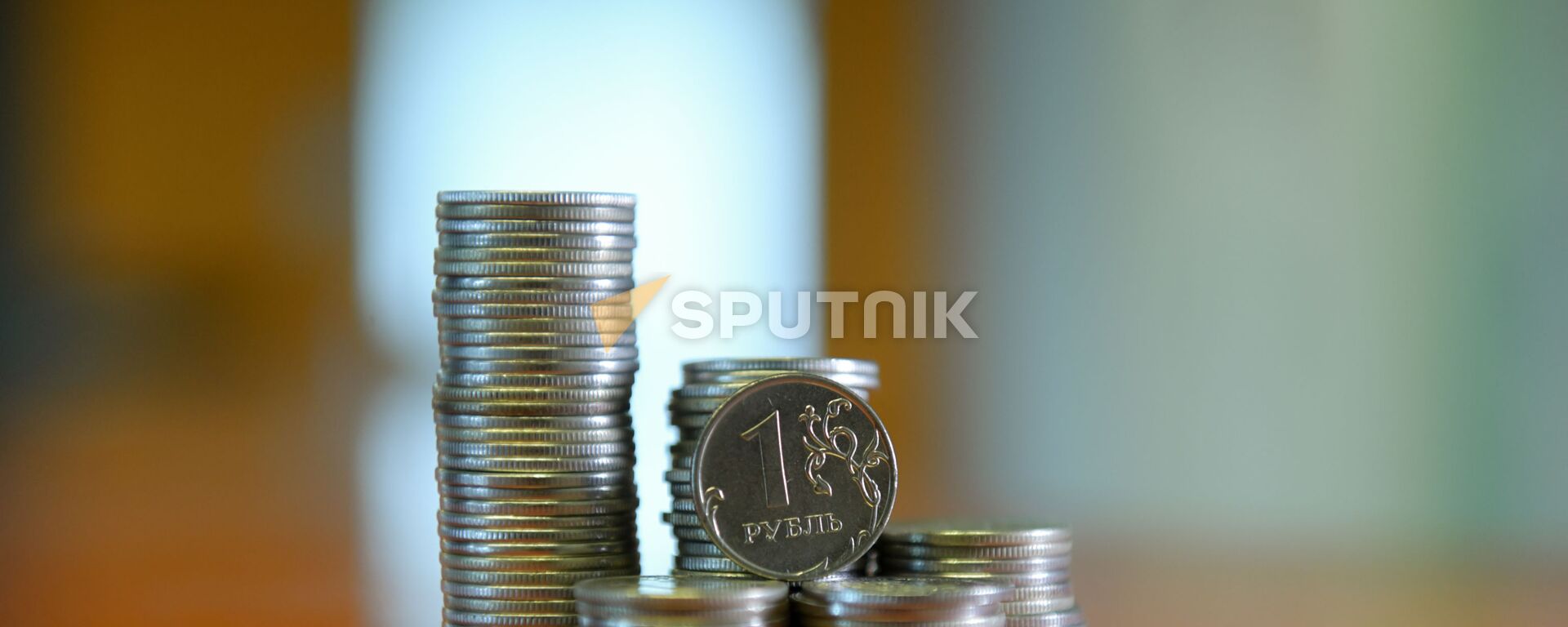 Монета номиналом один рубль  - Sputnik Абхазия, 1920, 04.09.2021
