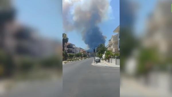 «Глаза режет, пепел падает с неба»: в Турции бушуют лесные пожары - Sputnik Абхазия