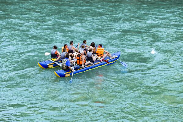 Большой популярностью среди туристов пользуется рафтинг по рекам Бзыбь и Гега. - Sputnik Абхазия
