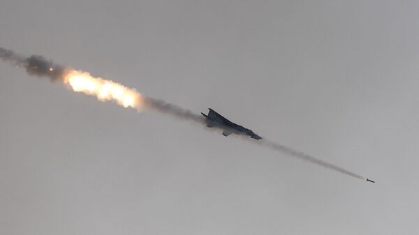 Истребитель ВВС Индии (IAF) стреляет ракетами по фиктивным целям во время демонстрации огневой мощи IAF «Яю Шакти» в Покхаране, штат Раджастхан, 16 февраля 2019 г - Sputnik Аҧсны
