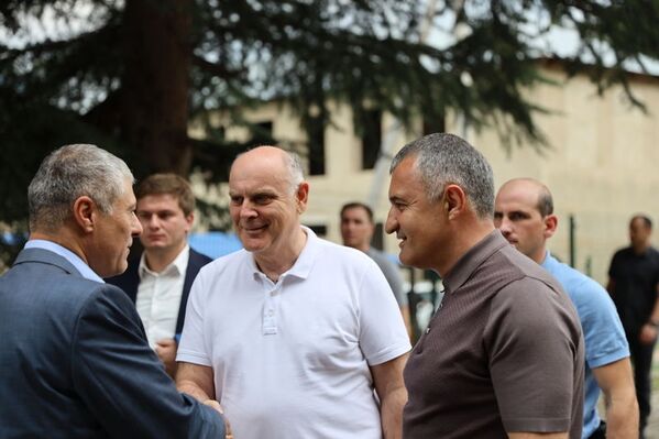 Была предусмотрена и неформальная часть визита делегации Абхазии в Южную Осетию. - Sputnik Абхазия