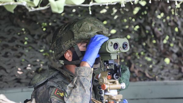 Артиллеристы ЮВО в горах Абхазии уничтожили опорные пункты условного противника, использовав сползание огня - Sputnik Абхазия