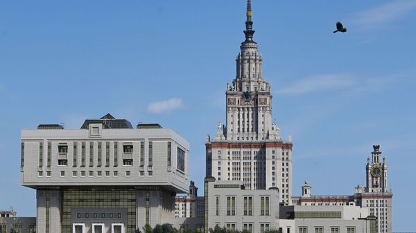 Главное здание Московского государственного университета имени М. В. Ломоносова и здание Фундаментальной библиотеки МГУ. - Sputnik Аҧсны