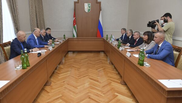 Встреча президента Бжания с представителями архангельской области - Sputnik Аҧсны