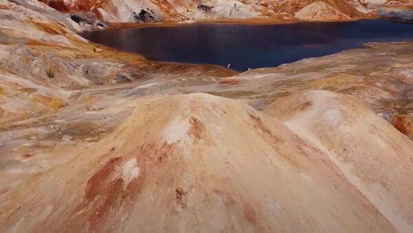 Марсианский пейзаж карьера в Свердловской области — видео - Sputnik Абхазия
