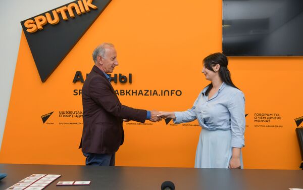 Сотрудники Sputnik стали членами Союза журналистов Абхазии 
 - Sputnik Абхазия