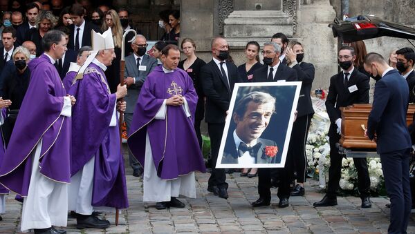 Церемония похорон Жан-Поля Бельмондо в церкви Сен-Жермен-де-Пре в Париже - Sputnik Абхазия