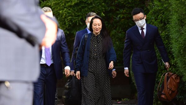 Финансовый директор Huawei Мэн Ваньчжоу покидает свой дом в Ванкувере, чтобы присутствовать на слушании по делу об экстрадиции - Sputnik Абхазия